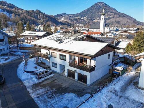 Luftbild - Ost - Mehrfamilienhaus, Wohnhaus mit 510,00 m&sup2; in Oberaudorf zum Kaufen