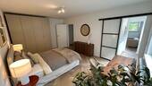 Schlafzimmer mit Arbeitsplatz - 
