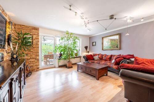 Wohnbereich - Mehrfamilienhaus, Wohnhaus mit 260,60 m² in Gröbenzell zum Kaufen