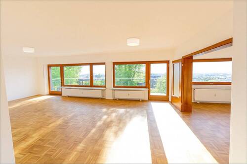 Wohnzimmer - Mehrfamilienhaus, Wohnhaus mit 195,00 m&sup2; in Leimen zur Miete