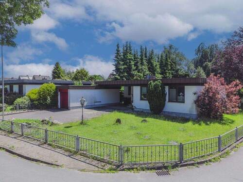 Titelbild - Stylischer und familiengerechter Flachdachbungalow in wunderbarer grüner und ruhiger Lage