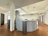 Empfangsbereich Bild 1 - Büro mit 733,40 m&sup2; in Lauf zur Miete