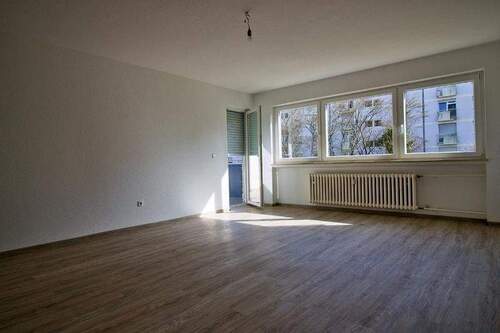 Wohnzimmer Bild 2 - Etagenwohnung mit 76,40 m&sup2; in Schweinfurt zur Miete