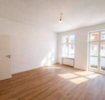 Sanierter Altbau: 3-Zimmer-Wohnung mit Balkon in Berlin-Neukölln