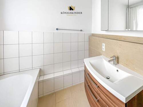 Bad Wohnung Obergeschoss - 