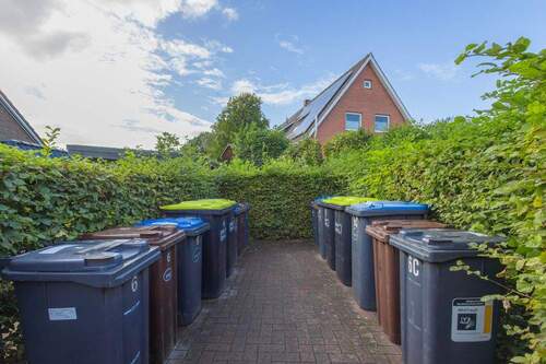 Mülltonnenplatz - 