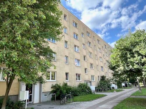 Aussenansicht - Für Sie in Herrichtung 3-Raum Wohnung im EG mit Waldblick ab 15.Juli 2026