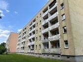 Hinteransicht - 3 Zimmer Etagenwohnung zur Miete in Schwerin