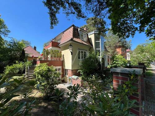 Außenansicht - 8 Zimmer Mehrfamilienhaus, Wohnhaus zum Kaufen in Berlin / Hermsdorf