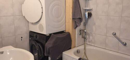 Bad mit Badewanne 20250912_150947.jpg - 