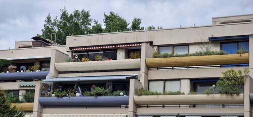 Aussenansicht 20250912_145858.jpg - Wohnglück auf 4 Zimmern – mit Balkon, Einbauküche & TG!