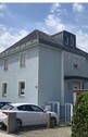 Hausansicht/Eingang - Freistehendes,schönes 1-2FH mit Stellplätzen und gestalteten Garten