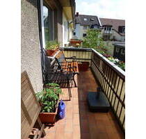 Ruhige gemütliche 2,5-Zi-Wohnung(ca.60m²) mit gr.Süd-Balkon in Essen-City Rathaus-Galerie nähe REWE