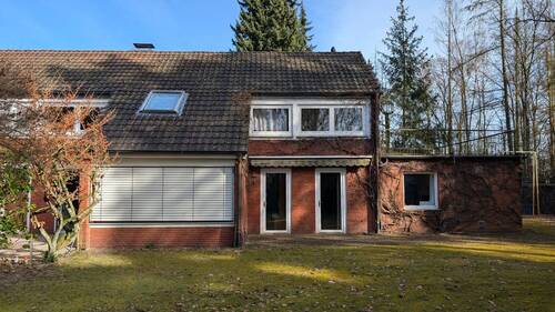 Titelbild - 8 Zimmer Reihenendhaus in Celle