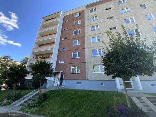 Ansicht Eingang - 4 Zimmer Etagenwohnung zum Kaufen in Saalfeld