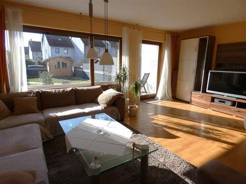 Blick aus dem Wohnzimmer in den Garten - Reihenmittelhaus mit 123,00 m&sup2; in Dannstadt-Schauernheim zum Kaufen