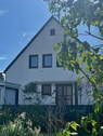 Garage und Haupteingang - 5 Zimmer Einfamilienhaus zum Kaufen in Alfter-Witterschlick
