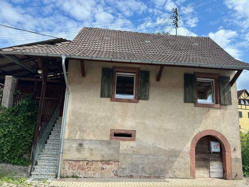 Wohnhaus 1 - Zwei Wohnhäuser mit Ökonomiegebäude in ruhiger Lage auf großzügigem Grundstück
