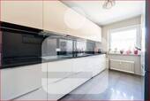 Küche - Helle 4-Zimmer-Wohnung mit hochwertiger Ausstattung, Südbalkon, Garage und XL-Keller