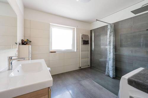 Badezimmer - 4 Zimmer Etagenwohnung zum Kaufen in Wehr