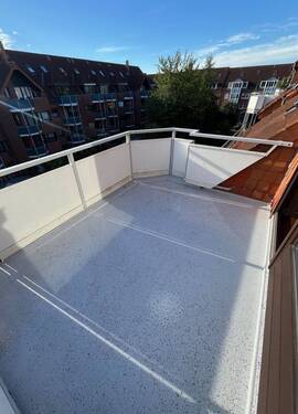 großzügiger BALKON - 2 Zimmer Etagenwohnung zum Kaufen in Bremen
