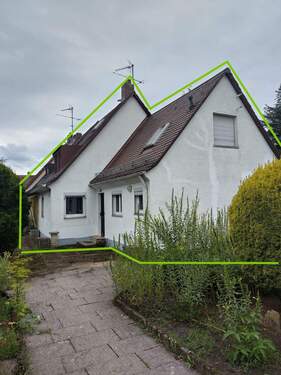 Ansicht von Süden.JPG - Sanierungsbedürftige Doppelhaushälfte mit Anbau auf großem Grundstück - alternativ Neubau