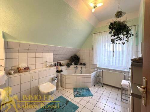 OG: Tageslichtbad mit BW - 