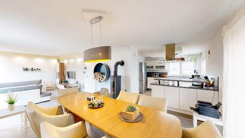 Wohn - Essbereich mit Kamin - 5 Zimmer Mehrfamilienhaus, Wohnhaus in Triefenstein