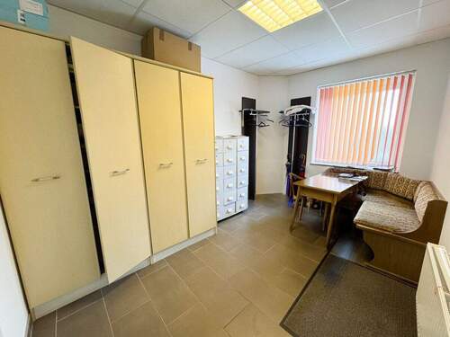 Behand0lungsraum 1 - Büro mit 62,10 m&sup2; in Grünhain-Beierfeld zur Miete