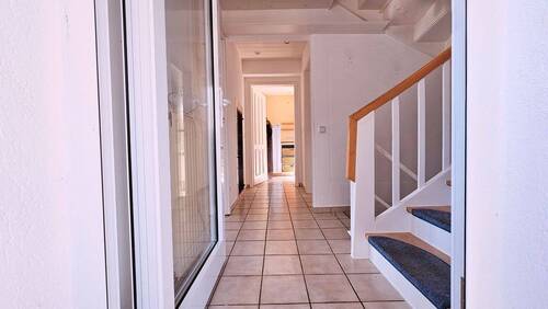 Flur - Mehrfamilienhaus, Wohnhaus mit 101,00 m&sup2; in Bullay zum Kaufen