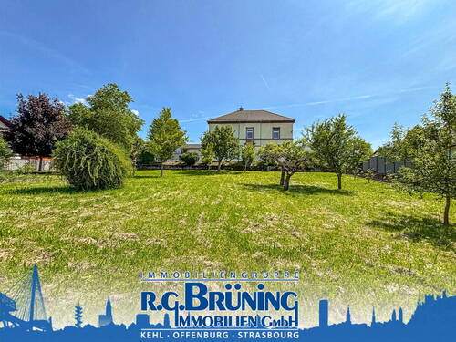 Titelbild Grundstück - Bauplatz für Einfamilien-Mehrfamilienwohnhaus