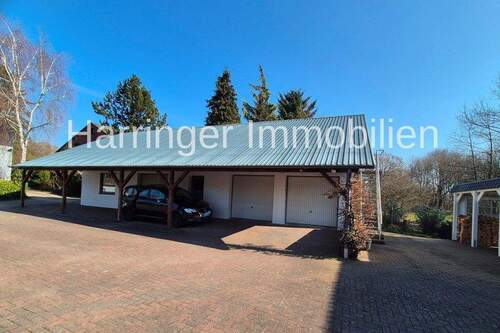 Das Garagengebäude - 