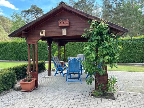 Überdachter Sitzplatz - 