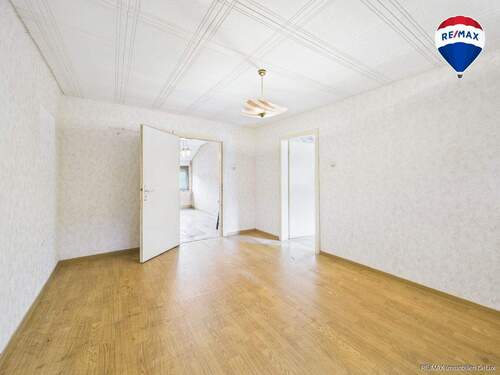 RE/MAX Immobilien DeLux Einfamilienhaus Nalbach Schlafzimmer - 