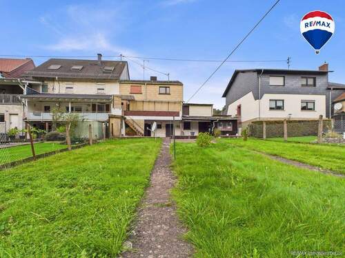 RE/MAX Immobilien DeLux Einfamilienhaus Nalbach Garten - 