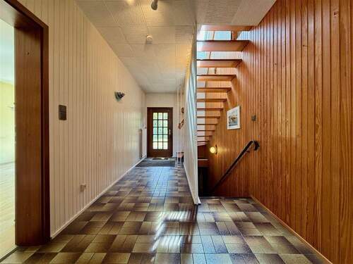 Hauseingang EG (rechter Hausteil) - 