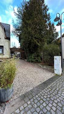 Hofeinfahrt - Einfamilienhaus mit 140,00 m&sup2; in Zeltingen-Rachtig zum Kaufen