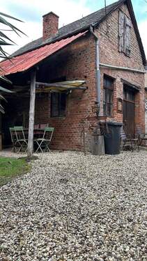 Historisches Nebengebäude - 