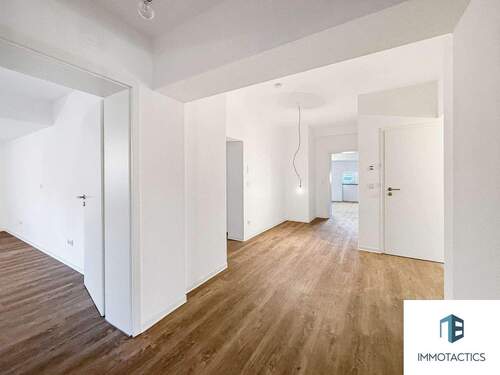 Flur - Etagenwohnung mit 137,50 m&sup2; in Bad Kreuznach zur Miete