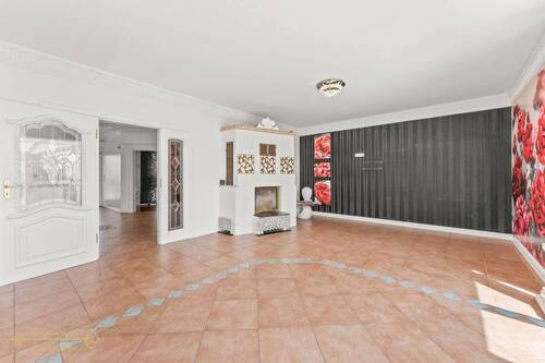 Wohnzimmer - Einfamilienhaus mit 241,00 m² in Nordenham zum Kaufen