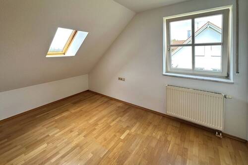 Kinderzimmer/Büro - 