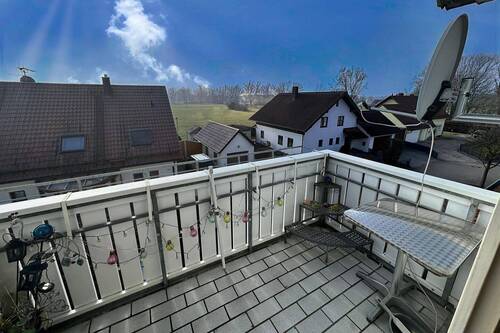 Aussicht vom Balkon - 3 Zimmer Etagenwohnung in Prittriching