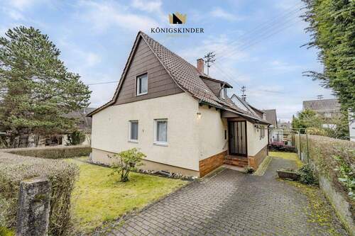 Hauseingang mit Stellplatz - 