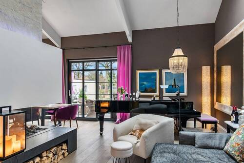 Flügel 2 - Luxus-Juwel in Neuss Uedesheim mit großem Garten, Doppelgarage - sofort frei!