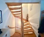 Flur mit Treppenaufgang
- 
