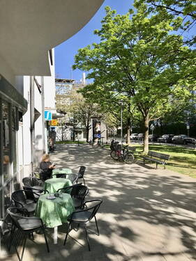 Eingang von außen, Bäcker - Stimmiges Zuhause Schwabing WestOlympiaparkNeuhausen