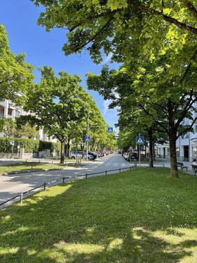 Allee, hier gleich rechts - 4 Zimmer Etagenwohnung in München