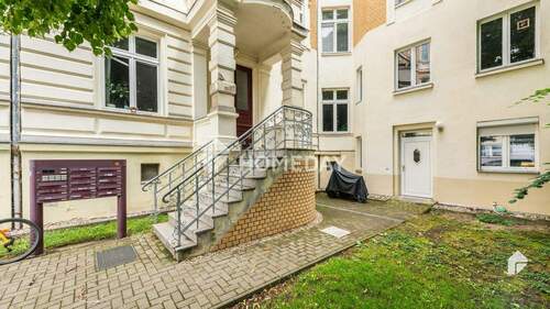 Außenansicht 3 - Gepflegte 3-Zimmer-Altbauwohnung mit Balkon in attraktiver Lage