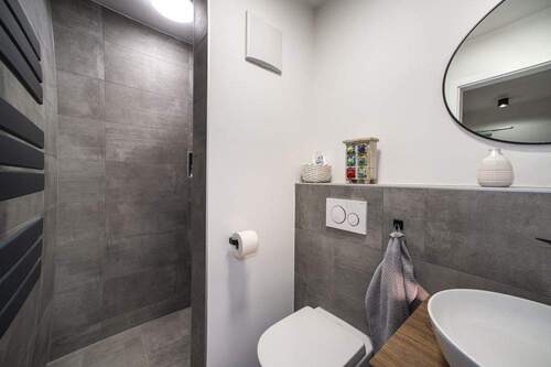 Gäste WC mit Dusche - 