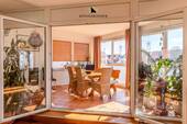 Blick auf den Wintergarten Wohnung OG - 8 Zimmer Mehrfamilienhaus, Wohnhaus in Albstadt